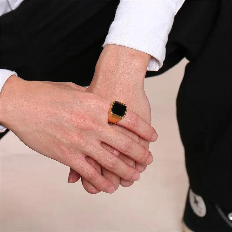 Herrenring mit Onyxstein
