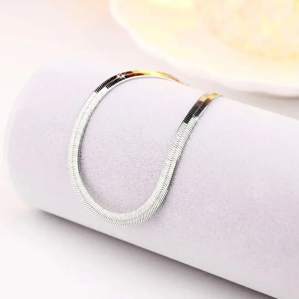 925er Silberarmband aus Frankreich mit geometrischem Design und 4 mm Zirkonia